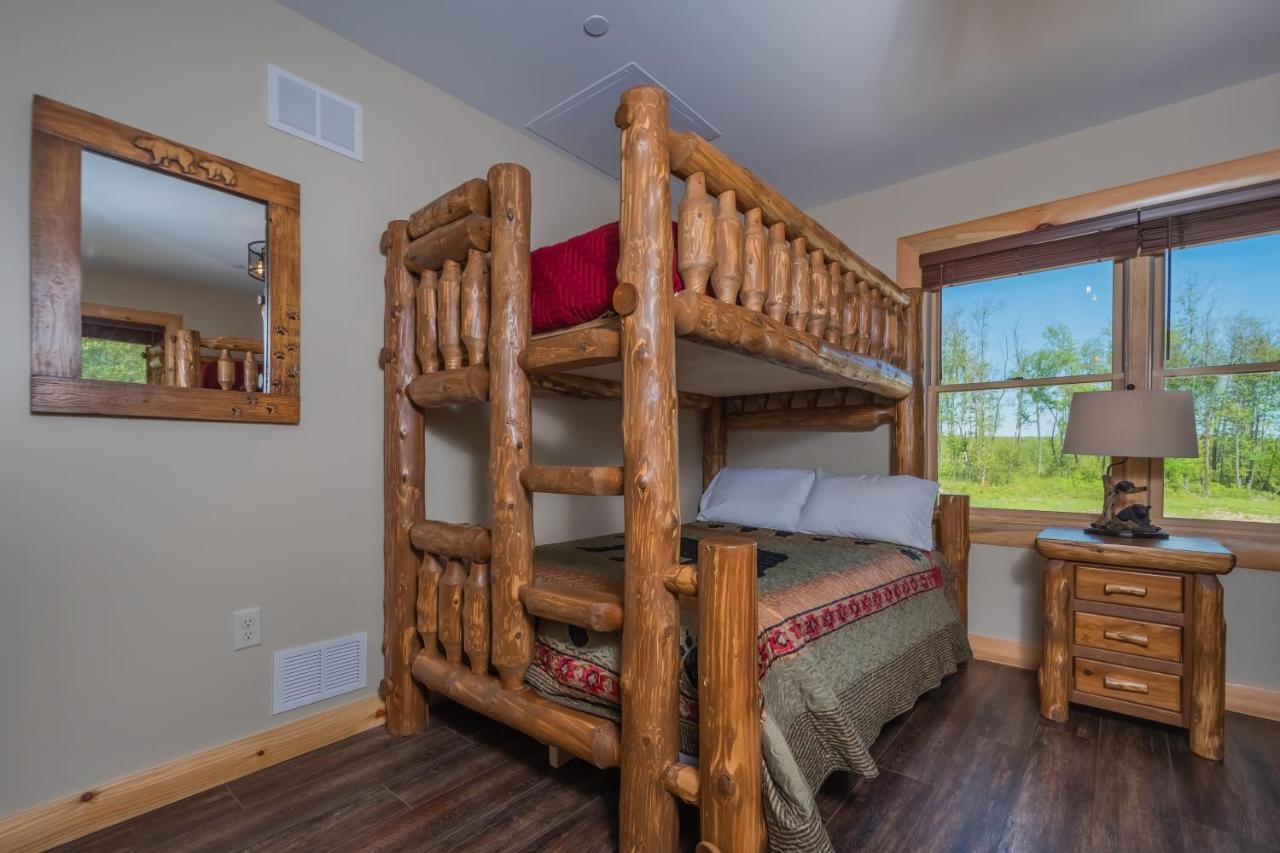 Cjs Mountain Lodge МакХенри Екстериор снимка